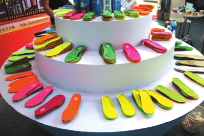 南安企業(yè)&ldquo;機(jī)能鞋墊&rdquo;晉江鞋博會受熱捧